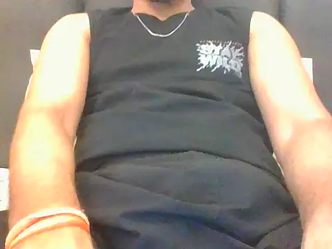 Snapshot of bigdickfuckuu chatting on November 12, 2025, 11:47 am bigdickfuckuu online show from November 12, 2025, 11:47 am