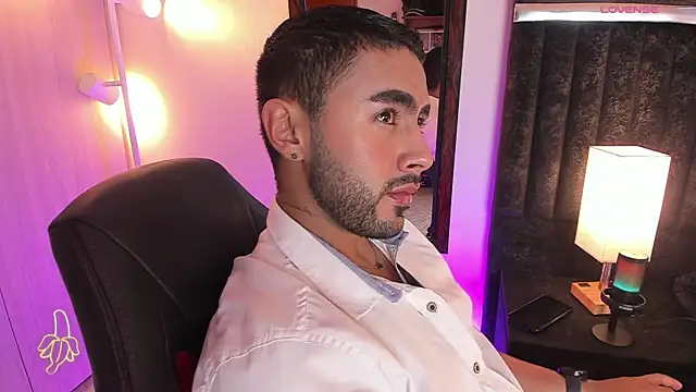 Snapshot of ItsMeEros chatting on November 23, 2025, 11:04 pm ItsMeEros online show from November 23, 2025, 11:04 pm