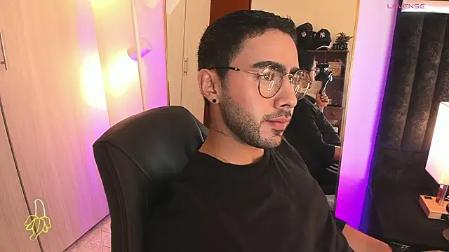 Snapshot of ItsMeEros chatting on December 4, 2025, 4:28 pm ItsMeEros online show from December 4, 2025, 4:28 pm