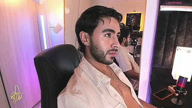 ItsMeEros online show from May 13, 2026, 11:23 pm
