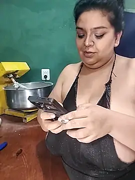 Snapshot of fantasyboobs chatting on October 19, 2025, 7:44 am fantasyboobs online show from October 19, 2025, 7:44 am