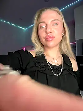 pinkstar  online show from October 11, 2025, 5:58 pm