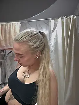 pinkstar  online show from November 6, 2025, 5:11 am