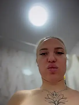 Snapshot of pinkstar_ chatting on March 15, 2026, 6:31 am pinkstar online show from March 15, 2026, 6:31 am