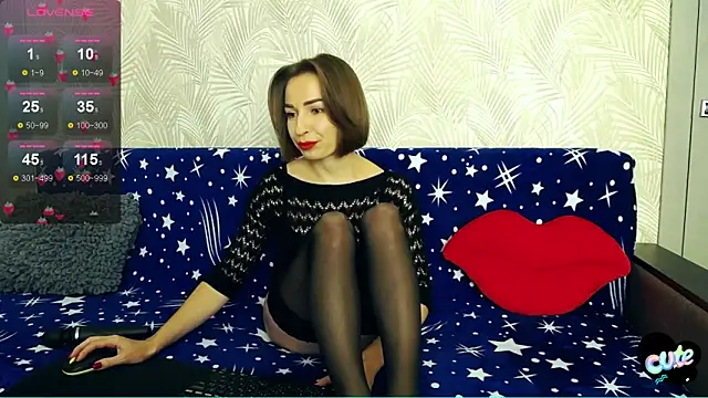 Snapshot of Millanorze chatting on October 13, 2025, 10:10 pm Millanorze online show from October 13, 2025, 10:10 pm