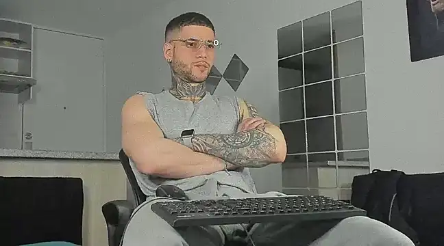Snapshot of _jamesleandros1 chatting on December 28, 2024, 2:01 am jamesleandros1 online show from December 28, 2024, 2:01 am