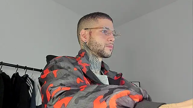 Snapshot of _jamesleandros1 chatting on November 11, 2025, 11:16 am jamesleandros1 online show from November 11, 2025, 11:16 am