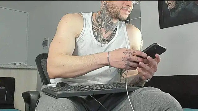 Snapshot of _jamesleandros1 chatting on January 30, 2025, 10:51 pm jamesleandros1 online show from January 30, 2025, 10:51 pm