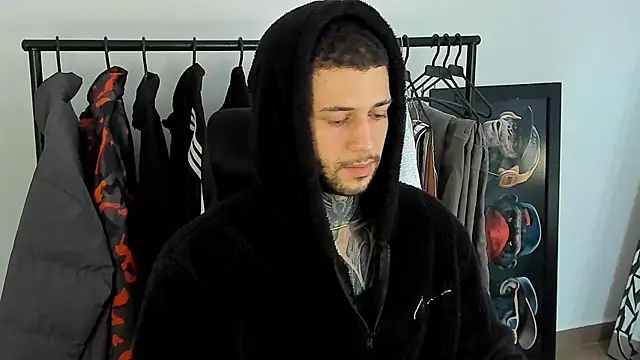 Snapshot of _jamesleandros1 chatting on December 3, 2025, 2:49 pm jamesleandros1 online show from December 3, 2025, 2:49 pm