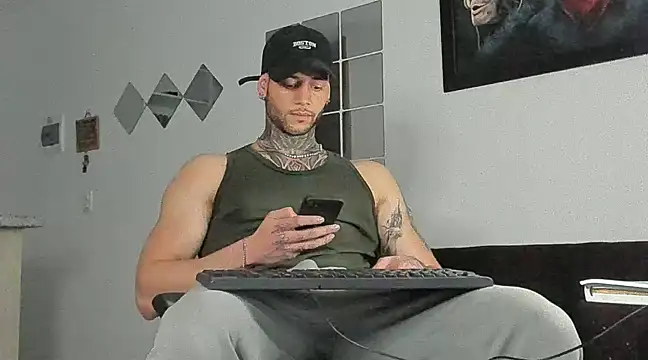 Snapshot of _jamesleandros1 chatting on March 4, 2025, 9:54 pm jamesleandros1 online show from March 4, 2025, 9:54 pm