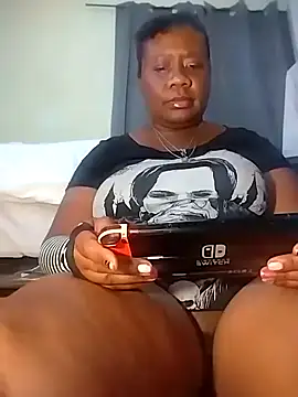 sluttyFetesa online show from October 16, 2025, 6:38 pm