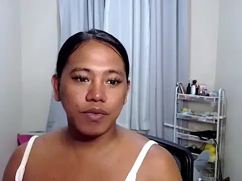 Snapshot of Cristinelicious chatting on June 22, 2026, 1:52 pm Cristinelicious online show from June 22, 2026, 1:52 pm