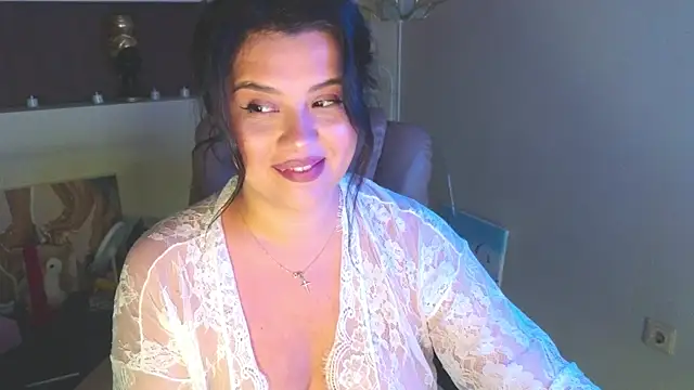 Snapshot of Malika_uAngel chatting on June 16, 2026, 9:15 pm Malika uAngel online show from June 16, 2026, 9:15 pm