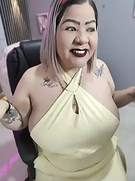 Snapshot of Dalessa_Bigtits chatting on August 1, 2026, 2:42 am Dalessa Bigtits online show from August 1, 2026, 2:42 am