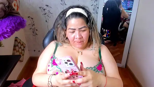 Snapshot of Dalessa_Bigtits chatting on March 10, 2025, 4:07 am Dalessa Bigtits online show from March 10, 2025, 4:07 am