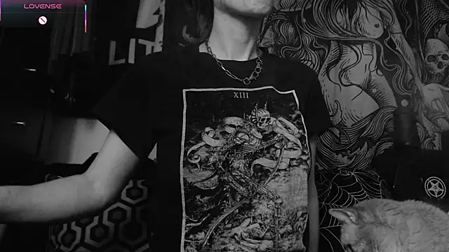 Silentmary online show from December 19, 2025, 5:26 pm