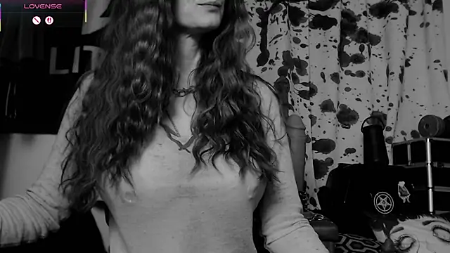 Silentmary online show from November 24, 2025, 4:12 am