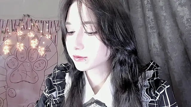 Snapshot of Holy420lolii chatting on October 10, 2025, 3:35 pm Holy420lolii online show from October 10, 2025, 3:35 pm