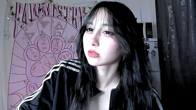 Holy420lolii online show from May 2, 2026, 5:18 pm