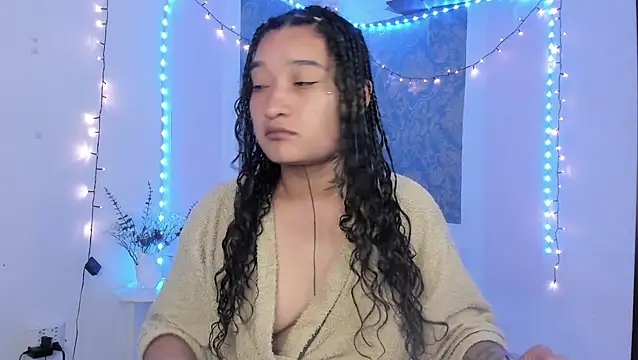 Eva Lee  online show from April 28, 2026, 10:19 am