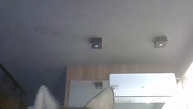 Skinny-Kitten online show from November 18, 2025, 12:52 pm