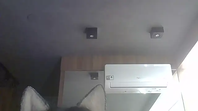 Skinny-Kitten online show from December 18, 2025, 10:35 pm