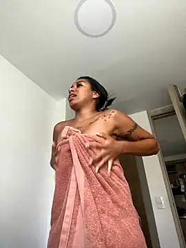 Snapshot of ATENEA_SEXXXY chatting on October 18, 2025, 12:29 pm ATENEA SEXXXY online show from October 18, 2025, 12:29 pm