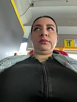 Abril Luv online show from February 12, 2026, 12:16 pm