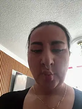 Snapshot of Abril_Luv chatting on June 3, 2026, 2:33 pm Abril Luv online show from June 3, 2026, 2:33 pm