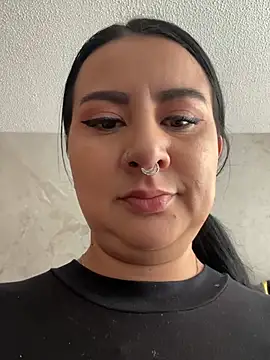 Snapshot of Abril_Luv chatting on July 3, 2026, 1:06 pm Abril Luv online show from July 3, 2026, 1:06 pm