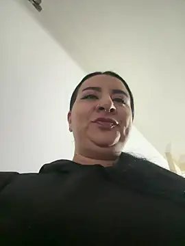 Snapshot of Abril_Luv chatting on August 1, 2026, 11:08 am Abril Luv online show from August 1, 2026, 11:08 am