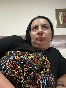 Snapshot of Abril_Luv chatting on August 5, 2026, 1:21 am Abril Luv online show from August 5, 2026, 1:21 am