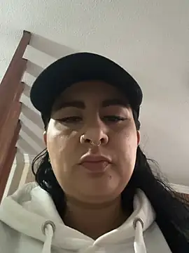 Abril Luv online show from March 21, 2026, 11:25 am