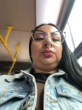Snapshot of Abril_Luv chatting on June 23, 2026, 12:36 pm Abril Luv online show from June 23, 2026, 12:36 pm