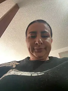 Abril Luv online show from January 19, 2026, 1:26 pm