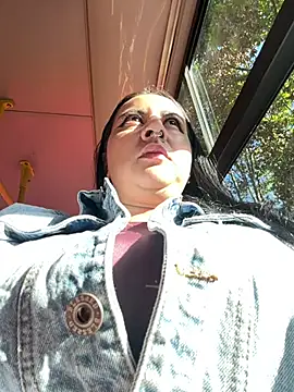 Snapshot of Abril_Luv chatting on July 7, 2026, 12:42 pm Abril Luv online show from July 7, 2026, 12:42 pm