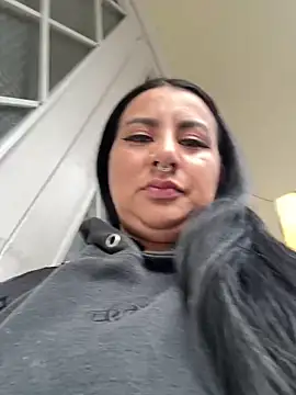 Snapshot of Abril_Luv chatting on June 29, 2026, 12:49 pm Abril Luv online show from June 29, 2026, 12:49 pm