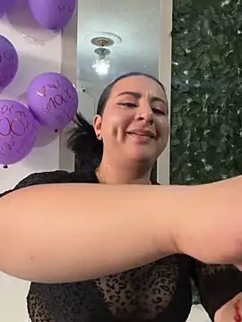 Snapshot of Abril_Luv chatting on May 8, 2026, 1:26 pm Abril Luv online show from May 8, 2026, 1:26 pm