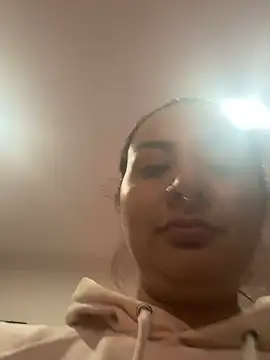 Snapshot of Abril_Luv chatting on July 27, 2026, 12:17 am Abril Luv online show from July 27, 2026, 12:17 am
