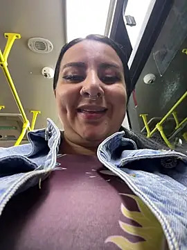 Snapshot of Abril_Luv chatting on July 8, 2026, 1:30 am Abril Luv online show from July 8, 2026, 1:30 am