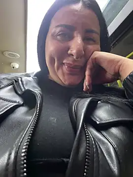 Snapshot of Abril_Luv chatting on May 13, 2026, 12:39 am Abril Luv online show from May 13, 2026, 12:39 am