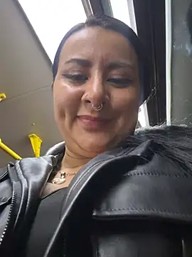 Snapshot of Abril_Luv chatting on June 12, 2026, 12:19 am Abril Luv online show from June 12, 2026, 12:19 am