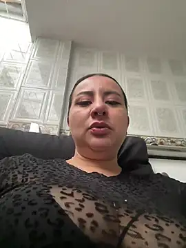 Snapshot of Abril_Luv chatting on July 30, 2026, 1:10 pm Abril Luv online show from July 30, 2026, 1:10 pm