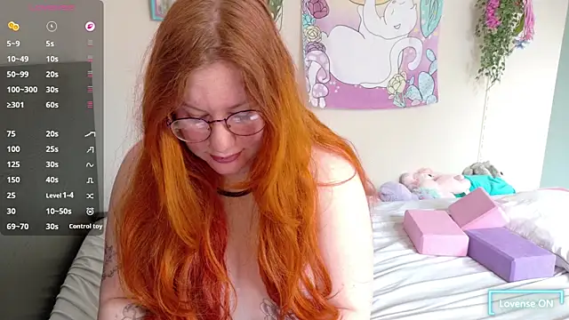 Snapshot of FluffyRainbowKity chatting on April 3, 2026, 8:32 am FluffyRainbowKity online show from April 3, 2026, 8:32 am