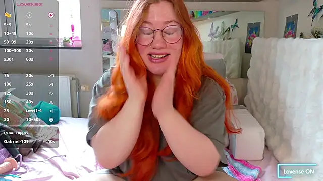 Snapshot of FluffyRainbowKity chatting on May 17, 2026, 8:14 am FluffyRainbowKity online show from May 17, 2026, 8:14 am