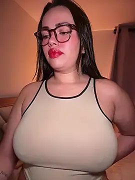 Snapshot of andra_rose chatting on July 16, 2026, 11:24 pm andra rose online show from July 16, 2026, 11:24 pm