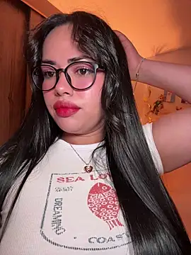 Snapshot of andra_rose chatting on June 26, 2026, 11:10 pm andra rose online show from June 26, 2026, 11:10 pm