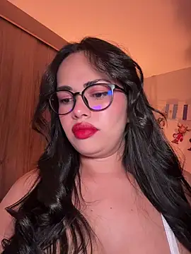 Snapshot of andra_rose chatting on June 23, 2026, 11:14 pm andra rose online show from June 23, 2026, 11:14 pm