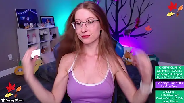 Snapshot of TheLaceyBloom chatting on September 10, 2025, 1:26 am TheLaceyBloom online show from September 10, 2025, 1:26 am