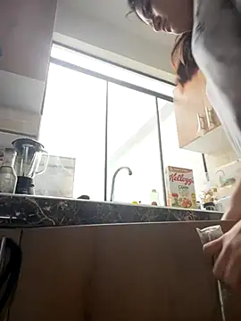 Snapshot of LuceroRm chatting on October 15, 2025, 5:32 pm LuceroRm online show from October 15, 2025, 5:32 pm